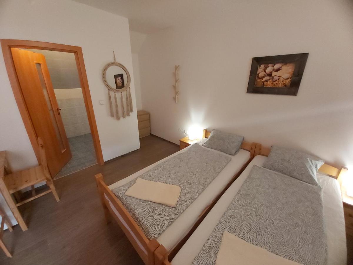 Pivni Lednice Lhota pod Libcany Esterno foto